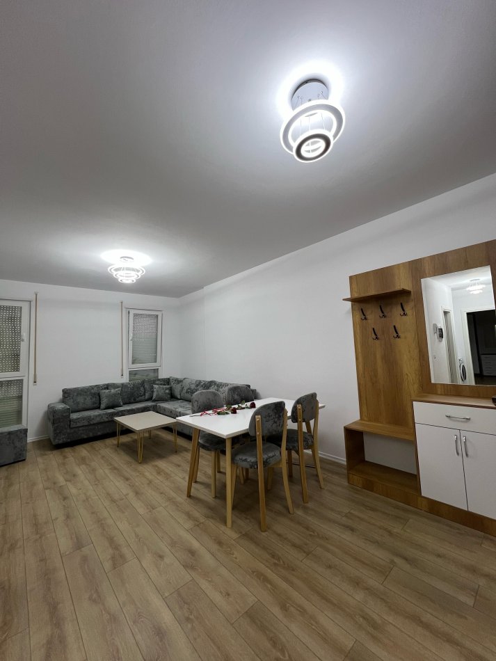 Tirane, jepet me qera apartament 2+1 Kati 3, 94 m² 450 € (Univers City I sapomobiluar)