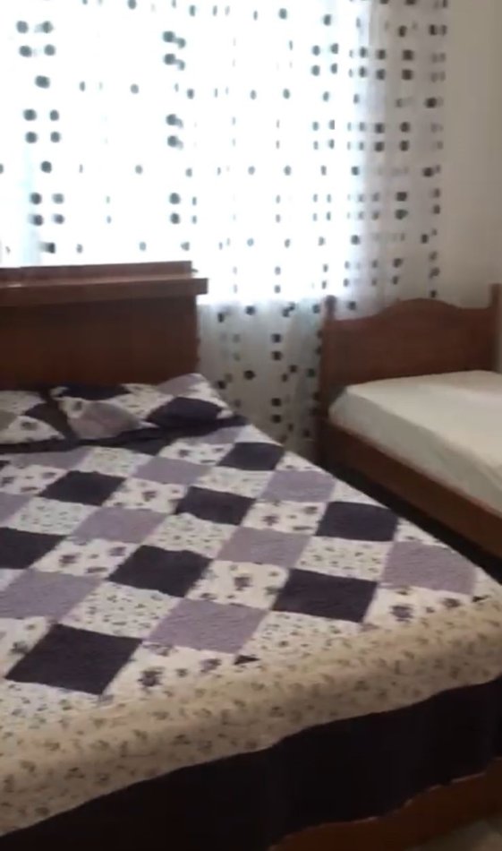Tirane, jepet me qera apartament 2+1+Ballkon Kati 1, 110 m² 500 € (Rruga e kavajes prane Globe)