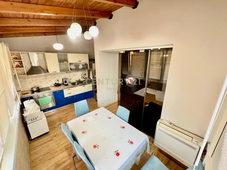 Tirane, shitet apartament 1+1+Ballkon Kati 9, 75 m² 150.000 € (Komuna e Parisit, prane Kika 1)