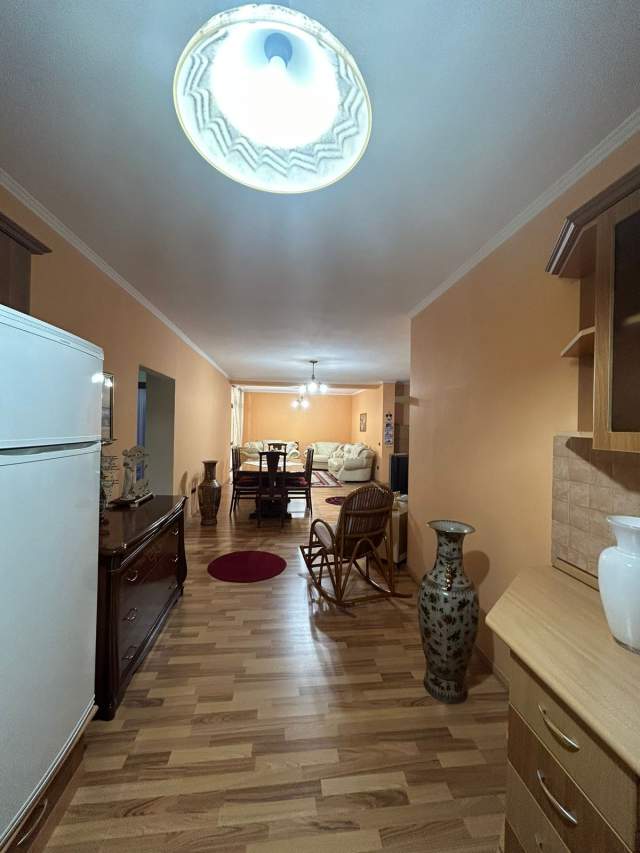 Tirane, jepet me qera apartament 2+1+2  Kati 6, 130 m² 700 Euro tek Rruga e Elbasanit .