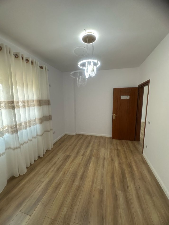 Tirane, shitet apartament 1+1+Ballkon Kati 5, 54 m² 85.000 € 