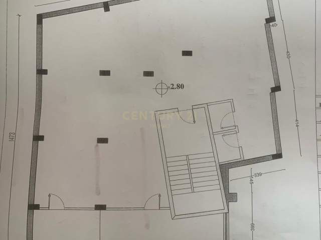 Tirane, jap me qera ambjent biznesi Kati -1, 219 m² 2.200 Euro (Rruga e Dibres)