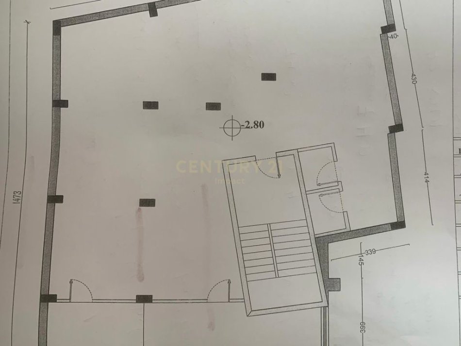 Tirane, jepet me qera Kati -1, 219 m² 2.200 € (Pranë Vilës Gold, Rruga e Dibrës)