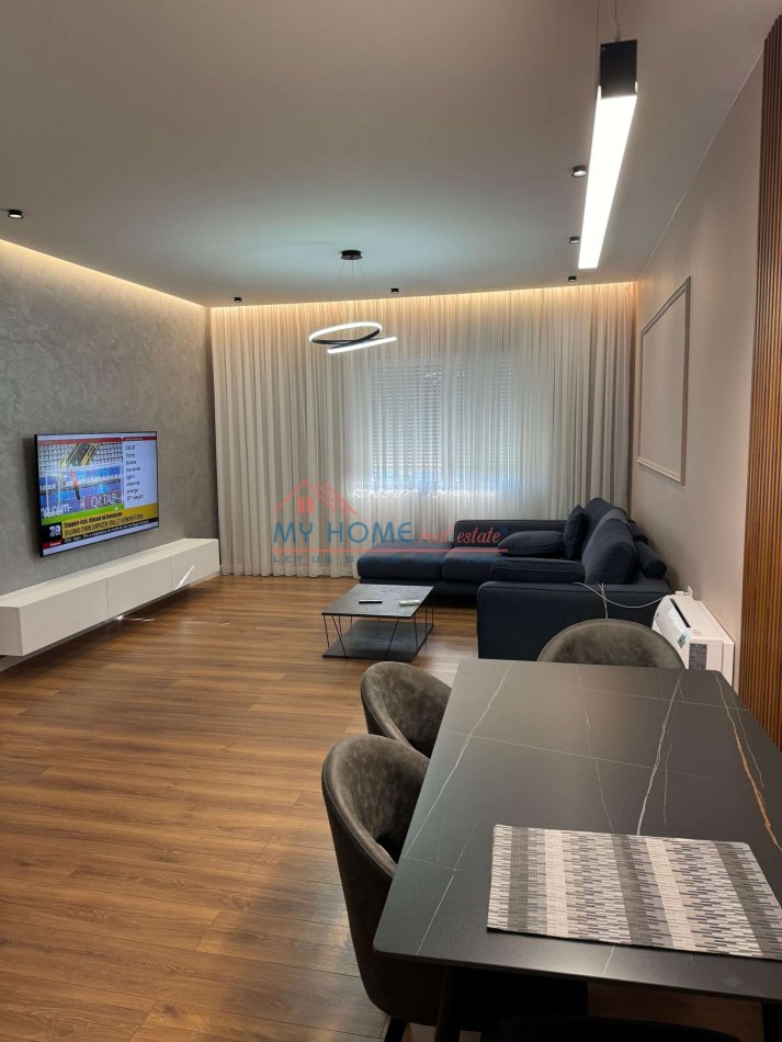 Tirane, shitet apartament 2+1+Ballkon Kati 3, 126 m² 149.000 € (Kthesa e Kamzes)