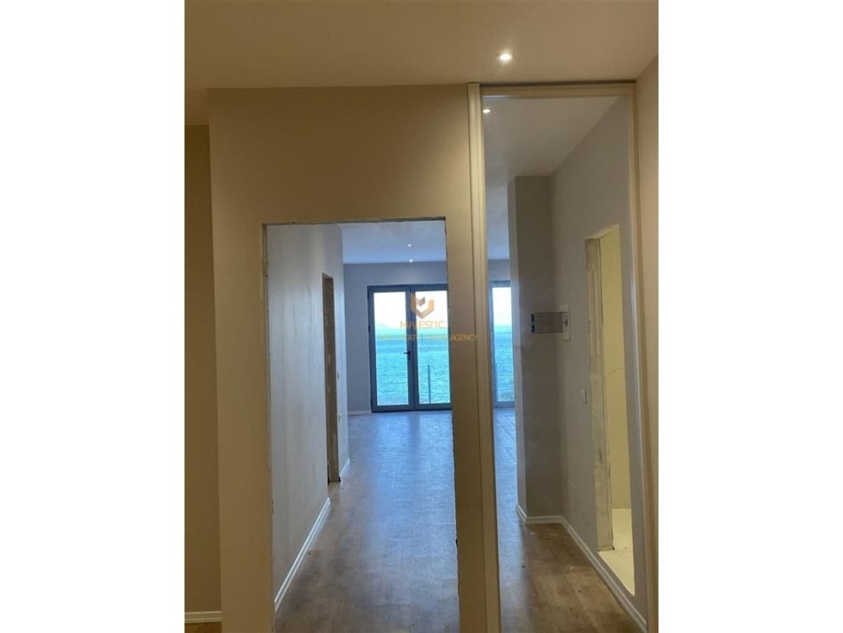 Vlore, shitet apartament 2+1+Ballkon Kati 1, 100 m² 149.000 € (lungomare)