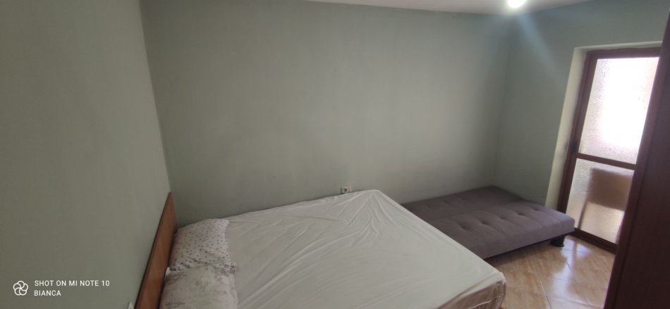 Tirane, jepet me qera apartament 1+1+Ballkon Kati 2, 65 m² 400 € (Rruga Brdhyl, Brryli)