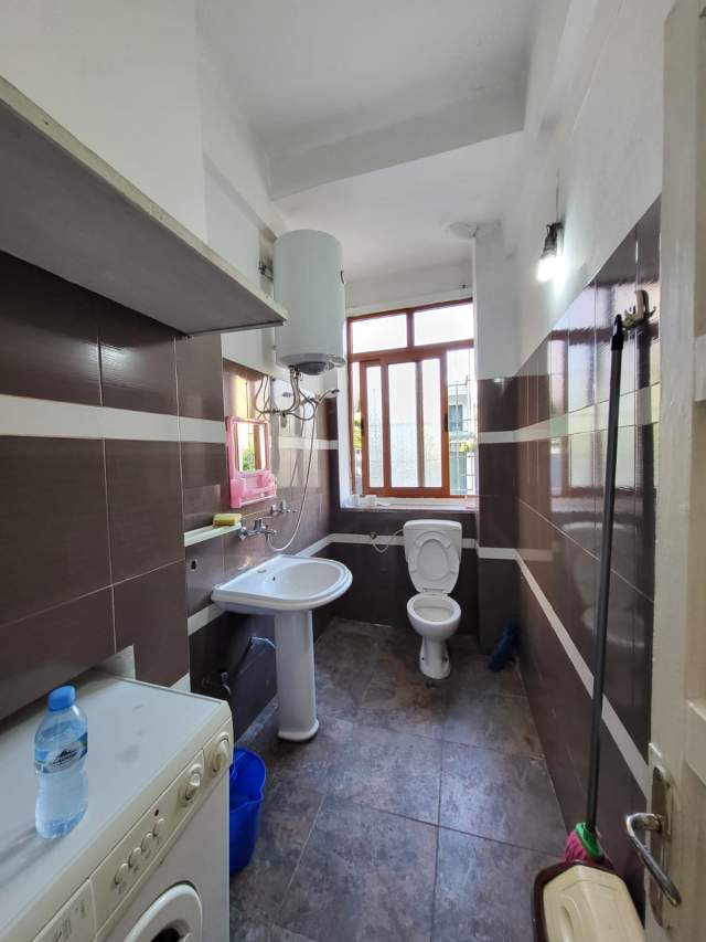 Tirane, jepet me qera apartament 2+1+BLK Kati 1, 70 m² 30.000 Leke (Rruga e Elbasanit)