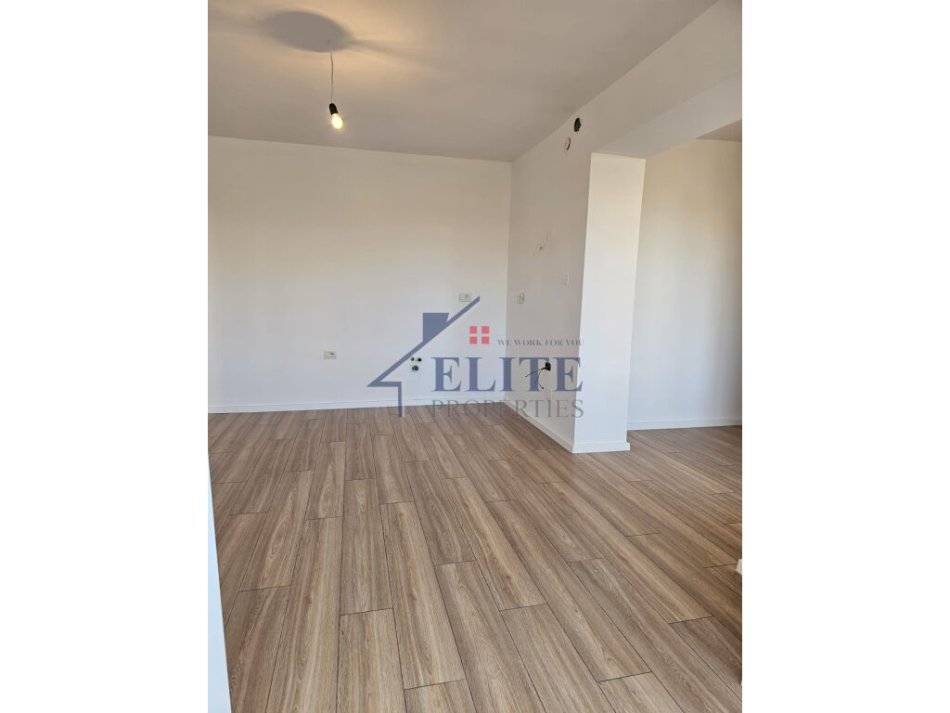 Tirane, shitet apartament 1+1 Kati 5, 70 m² 135.000 € (Xhamia e Tabakeve)