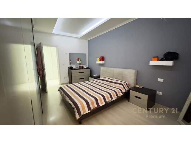 Tirane, shitet apartament 78 m² 129.000  (Kopshti Botanik)