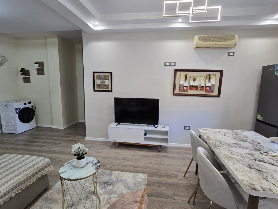 Tirane, jepet me qera apartament 2+1+Ballkon Kati 3, 90 m² 800 € (MYSLYM SHYRI)