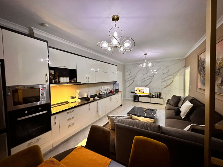 Tirane, jepet me qera apartament 2+1+P (i mobiluar) , 1.000 € (Kodra e Diellit,prane bonavita bar).