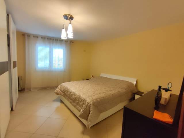 Tirane, jepet me qera apartament Kati 5, 65 m² 400 Euro (Miinistria e drejtesis)