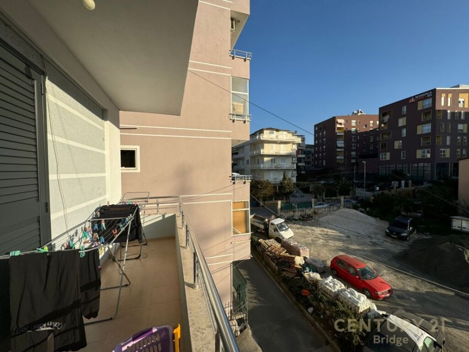 Tirane, shitet apartament 2+1+Ballkon Kati 3, 79 m² 140.000 € (në hyrje të Selitës, ngjitur me Rezidencën "Euro 3D", pranë Universitetit "Barleti")