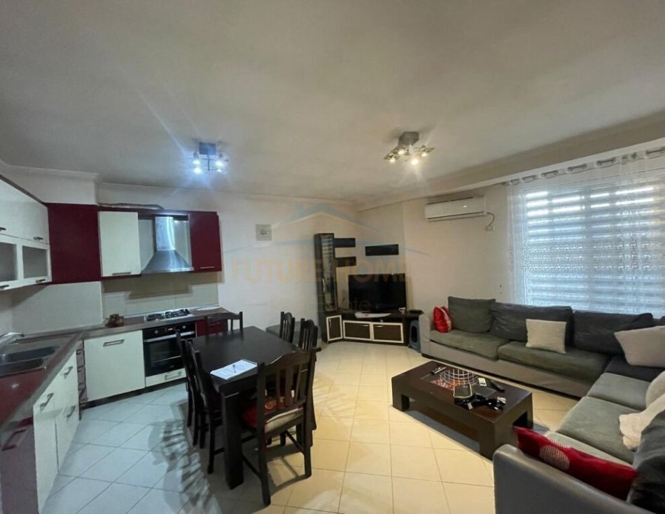 Tirane, shitet apartament 2+1+Ballkon Kati 6, 98 m² (Yzberisht), 125 000 Euro
