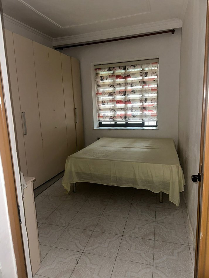 Tirane, jepet me qera apartament 1+1 Kati 1, 30 m² 280 € (Rruga e Kavajës)