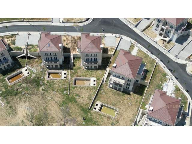 Tirane, shitet Vile 4+1 Kati 1, 337 m² 1.032.000 Euro
