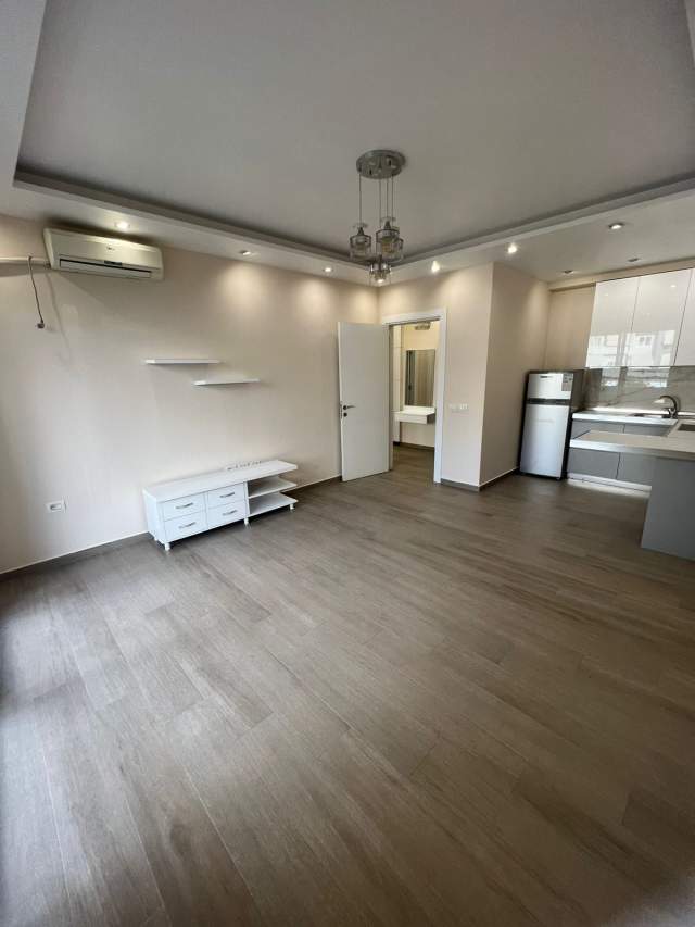 Tirane, jepet me qera apartament 1+1+BLK Kati 1, 72 m² 550 Euro (Kompleksi Kika 2)