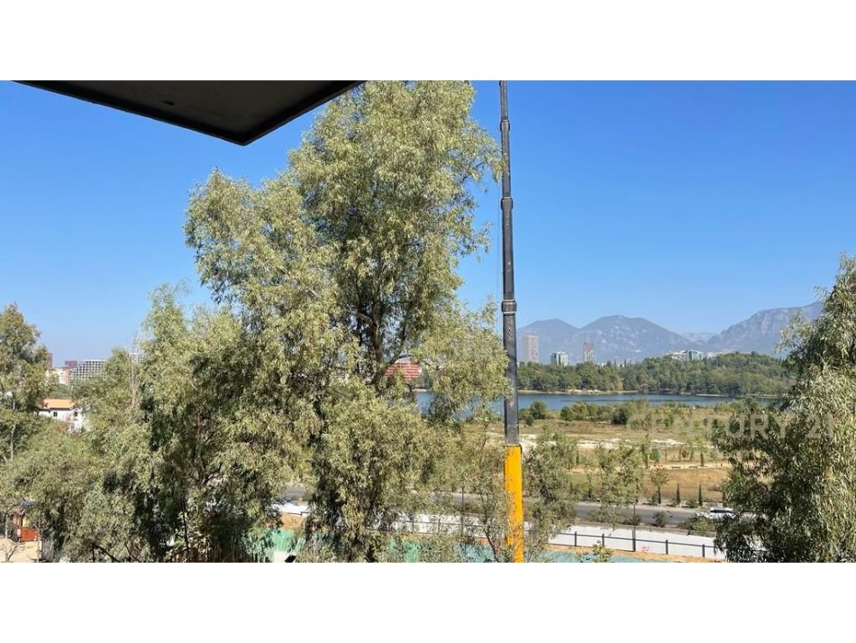 Tirane, jepet me qera apartament 2+1 Kati 3, 105 m² 500 € (Liqeni i Thatë)