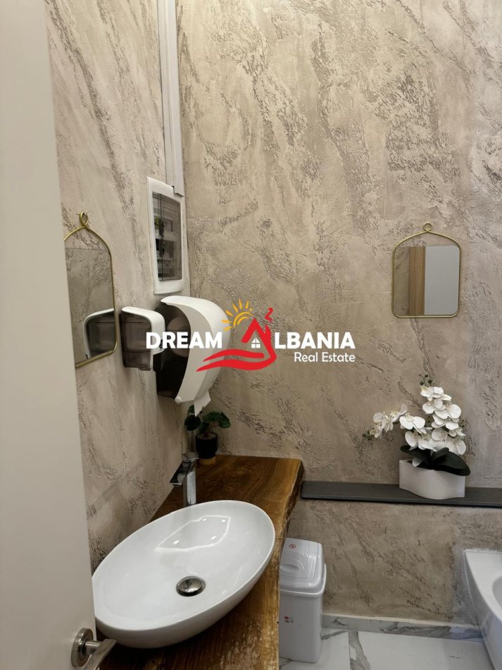 Tirane, shitet ambjent biznesi Kati 0, 70 m² 180.000 € (Ymer kurti)