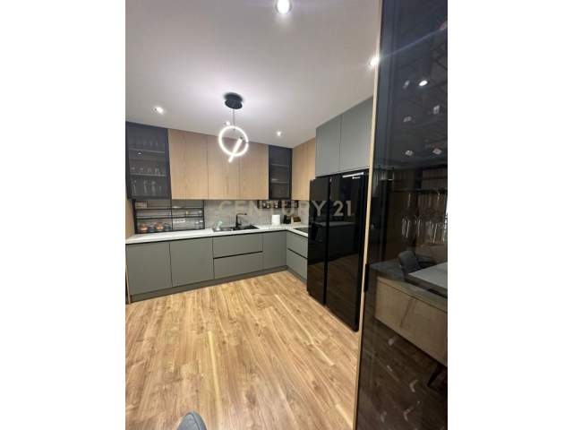 Tirane, shitet apartament 2+1 Kati 3, 96 m² 235.000 Euro