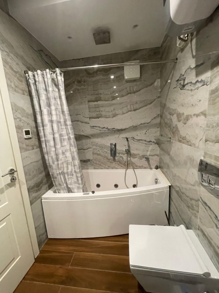 Tirane, shitet apartament 2+1+Ballkon Kati 7, 100 m² 260.000 € (KOMUNA PARISIT)