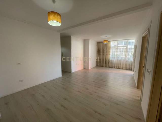 Tirane, shitet apartament 2+1 Kati 1, 83 m² 90.000 Euro (Besim Alla)