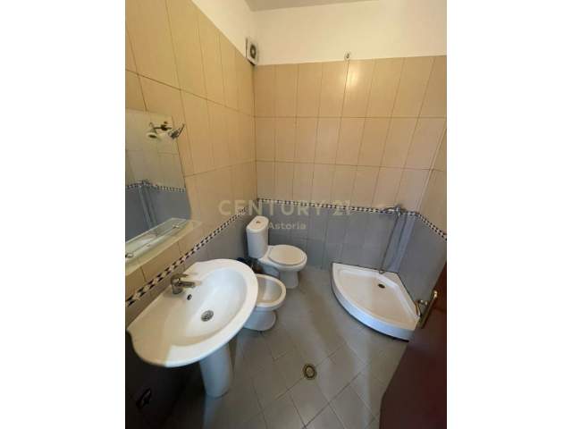 Tirane, shitet apartament 2+1 Kati 1, 83 m² 90.000 Euro (Besim Alla)