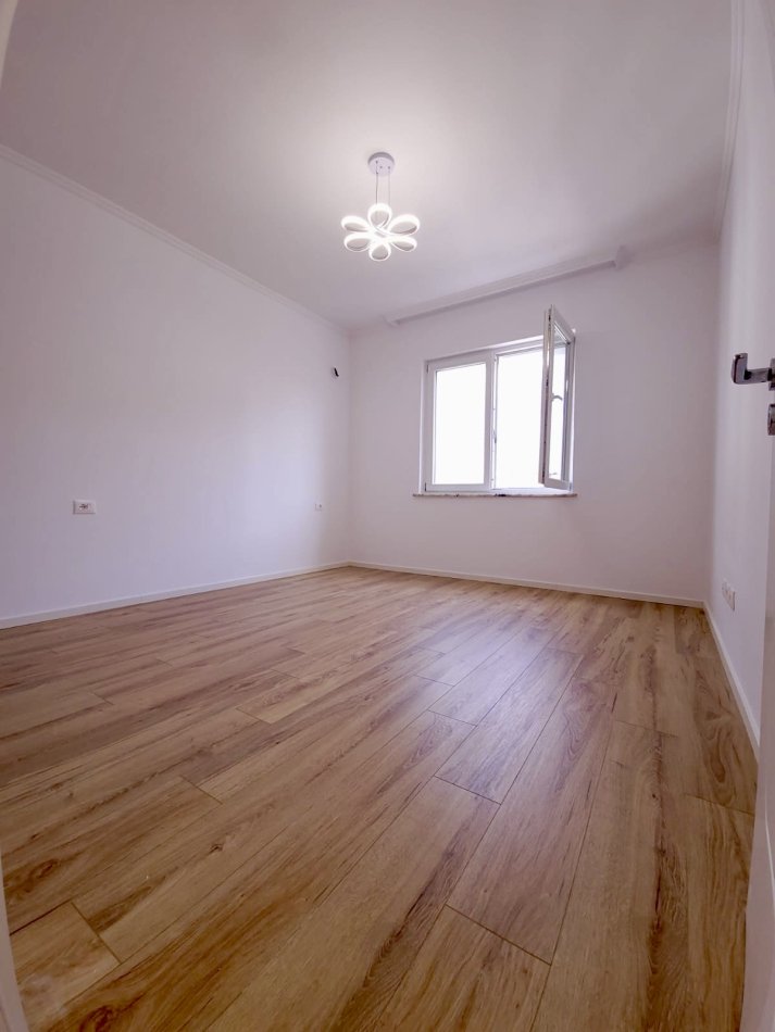 Tirane, shitet apartament 2+1+Aneks+Ballkon, Kati 7, 95 m² 210,000 € (Zogu i Zi)
