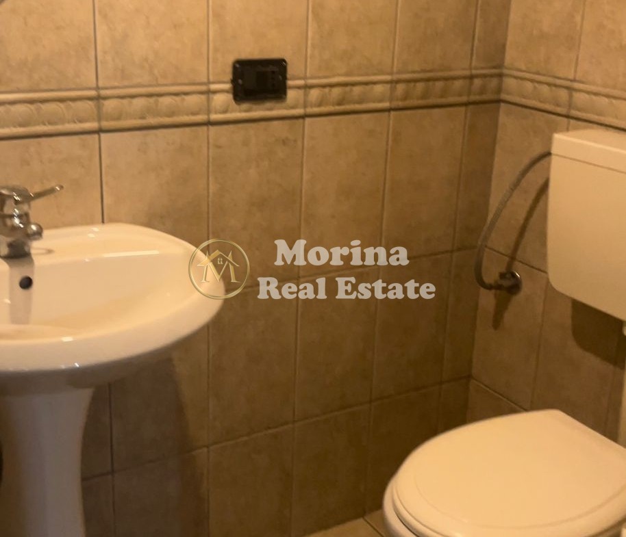 Tirane, jepet me qera apartament 2+1 Kati 4, 95 m² 600 € (21 Dhjetori)