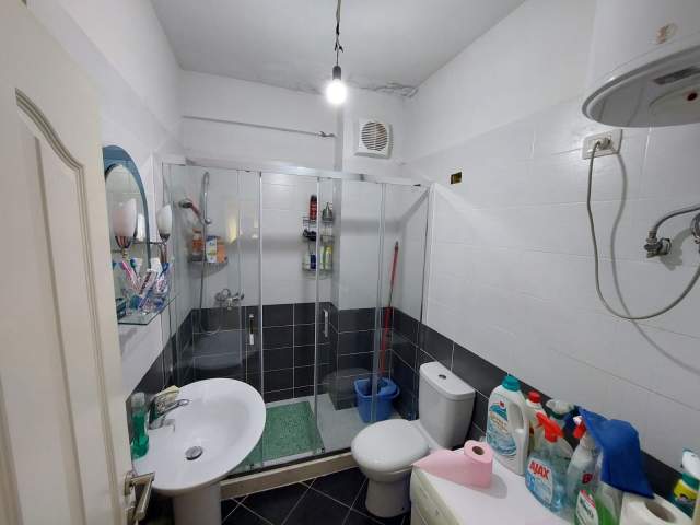Tirane, jepet me qera apartament 1+1+BLK Kati 2, 70 m² 400 Euro (Liqeni i Thate)