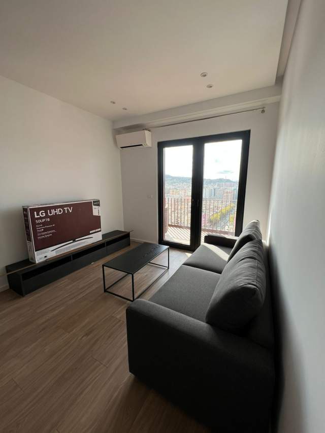 Tirane, jepet me qera apartament 2+1 Kati 15, 110 m² 1.200 Euro (Garden Building Residence)