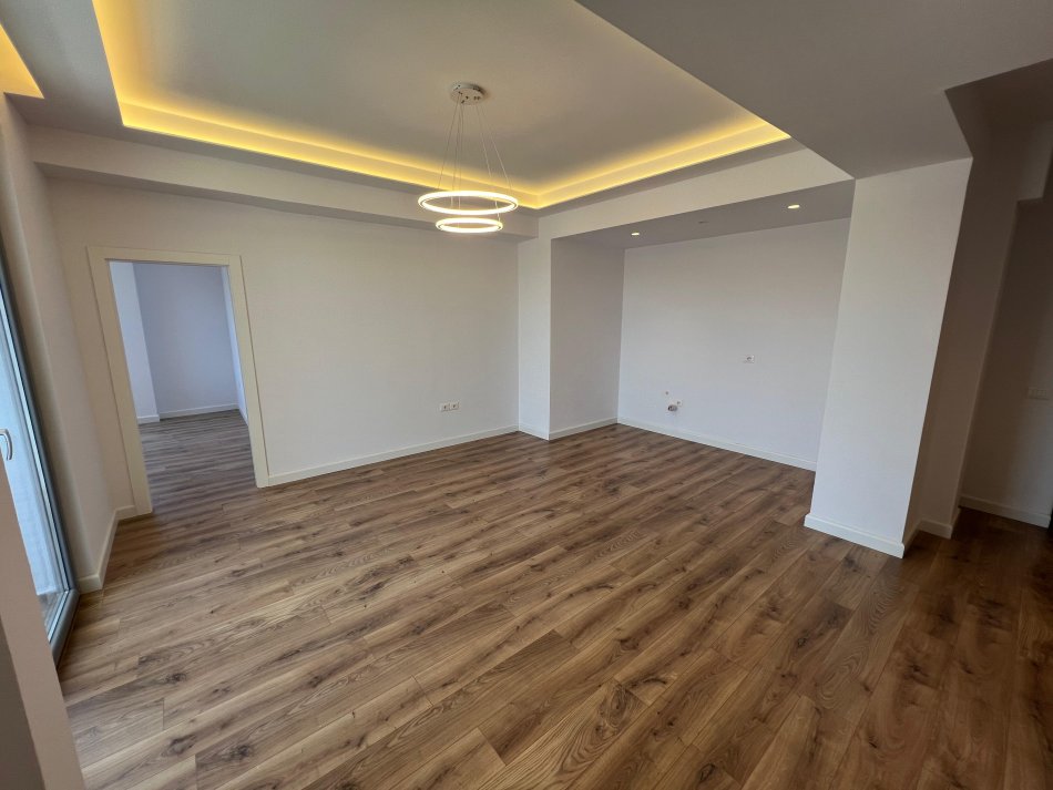 Tirane, shitet apartament 2+1 Kati 10, 100 m² 212.000 € (Rruga e kavajes)
