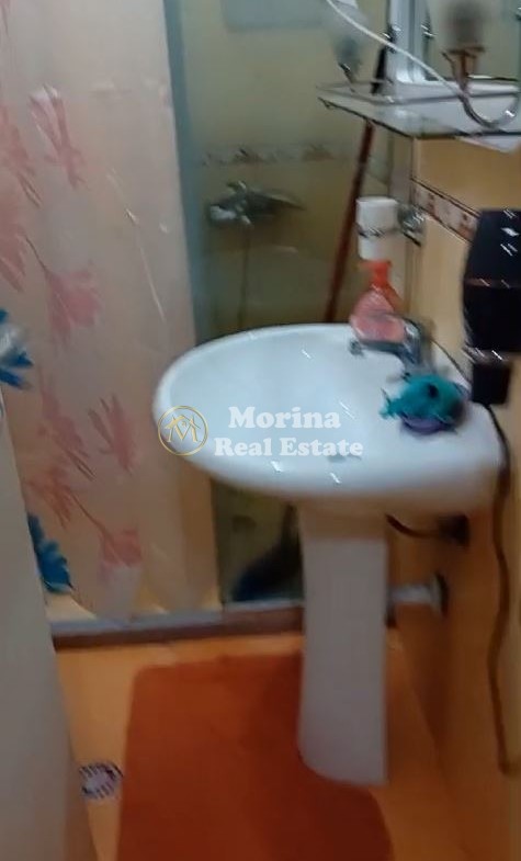 Tirane, jepet me qera apartament 1+1 Kati 2, 62 m² 450 € (Komuna e Parisit)