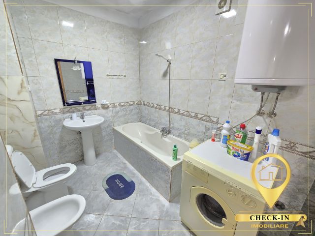 Tirane, jepet me qera apartament 2+1+Aneks+Ballkon Kati 9, 95 m² 700 € (Ish Stacioni Trenit)