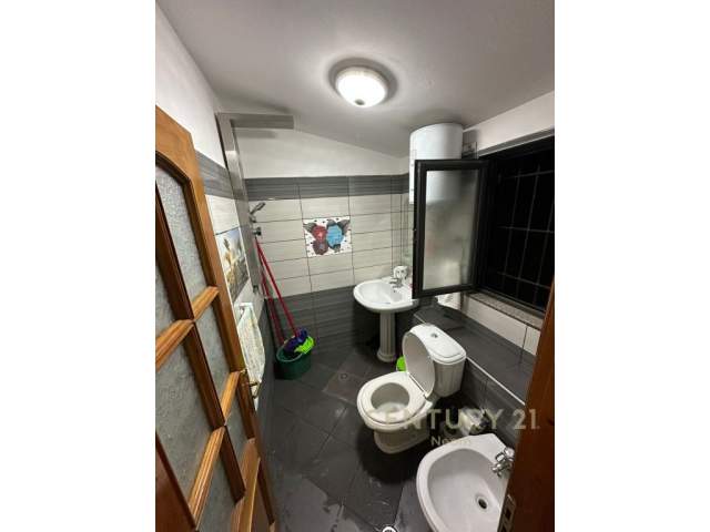 Tirane, jepet me qera apartament 2+1+BLK Kati 4, 72 m² 600 Euro (Myslym Shyri)