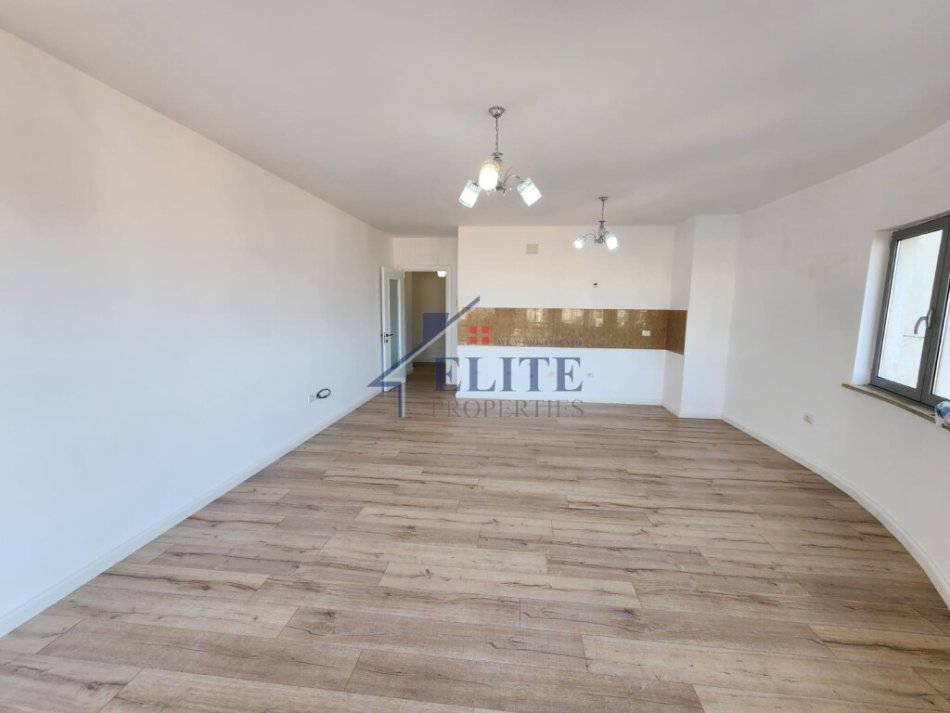 Tirane, shitet apartament 1+1+Ballkon Kati 8, 76 m² 147.000 € (Zogu i Zi)
