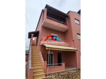 Tirane, Shitet Vile 3 Kateshe, me  300 m²ndertim dhe 370m2 truall, per  295.000 € (Porcelani)