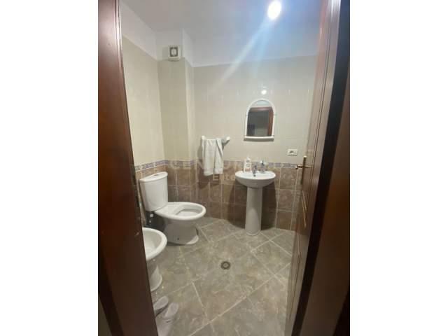 Tirane, jepet me qera apartament 2+1 Kati 7, 84 m² 450 Euro (Teodor Keko)