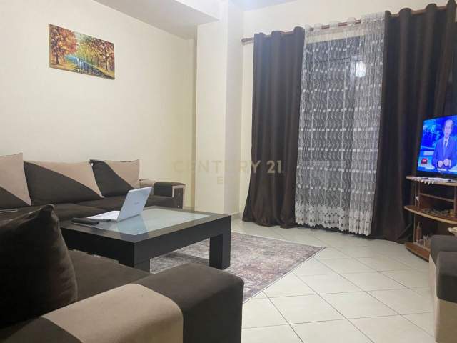 Tirane, jepet me qera apartament 2+1 Kati 7, 84 m² 450 Euro (Teodor Keko)