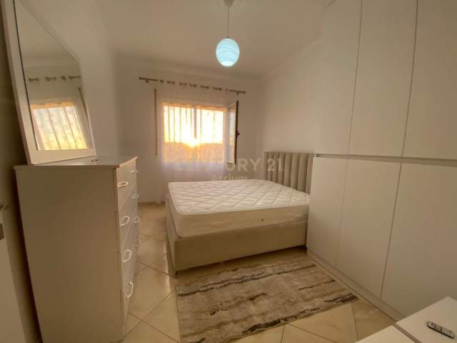 Tirane, jepet me qera apartament 2+1+BLK Kati 5, 100 m² 650