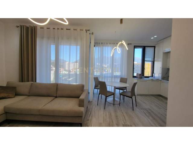 Tirane, jepet me qera apartament 2+1+BLK Kati 4, 118 m² 1.200 Euro