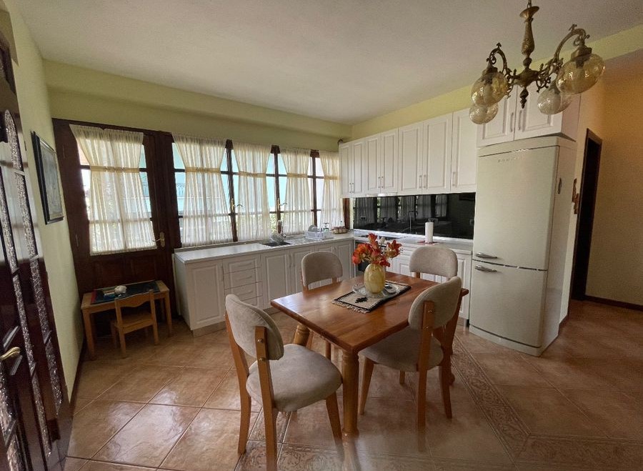 Tirane, jepet me qera shtepi 2+1+Ballkon Kati 2, 100 m² 350 € (Kodra e Priftit , prane shkolles mrekullia)