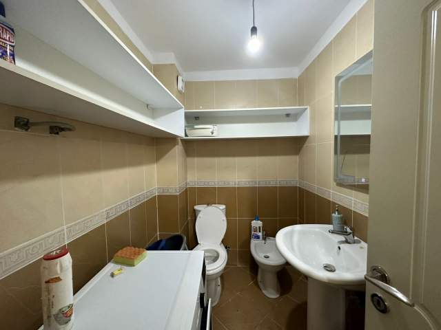 Tirane, jepet me qera apartament 2+1 Kati 5, 104 m² 450 Euro (Unaza e Re)