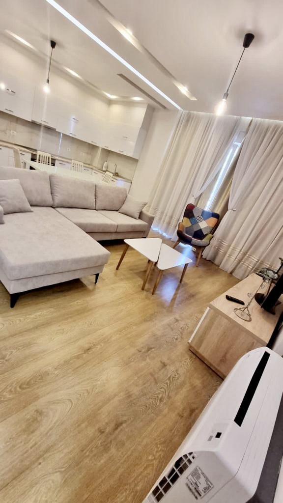 Tirane, jepet me qera apartament 2+1+A+BLK 115 m² 800 Euro (Liqeni Thate te FZ)