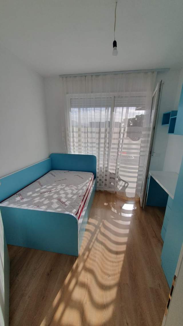 Tirane, jepet me qera apartament 2+1+BLK Kati 3, 90 m² 550 Euro (perballe Ministrise se Mbrojtjes)