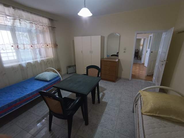 Tirane, jepet me qera shtepi 3+1+BLK Kati 1, 110 m² 45.000 Leke (Myslym shyri,prane shkolles faik konica)