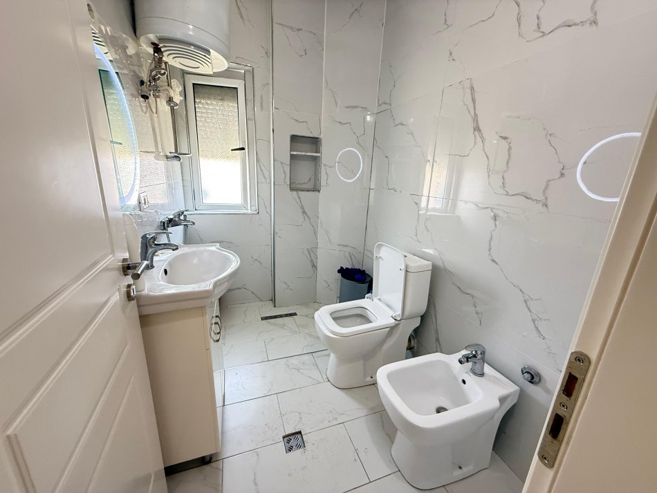 Tirane, shitet apartament 1+1 Kati 5, 52 m² 84.480 € (kinostudio)