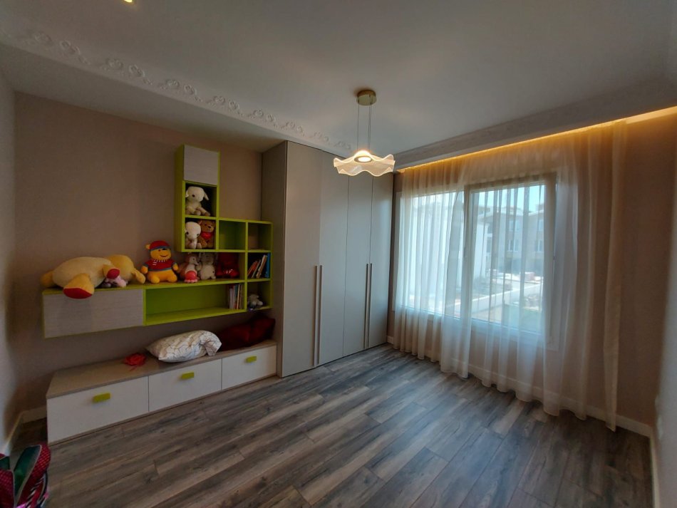 Tirane, jepet me qera Vile 2 Katshe Kati 0, 243 m² 3.000 € (Elysium Residence)