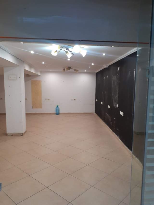 Tirane, jepet me qera ambjent biznesi Kati 0, 40 m² 30.000 Leke (rruga Dora Distria)