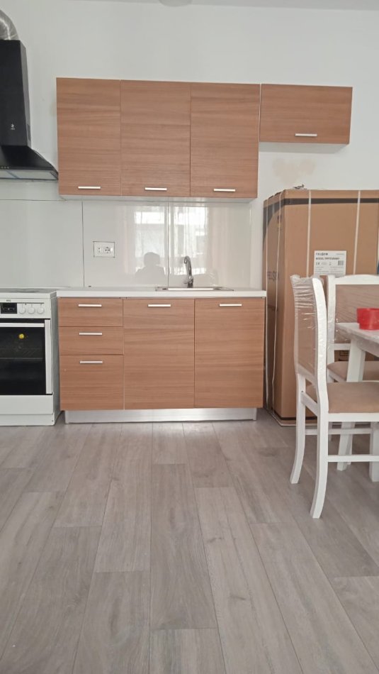 Tirane, jepet me qera apartament 1+1+Ballkon Kati 5, 65 m² 330 € (Univers City I sapomobiluar)